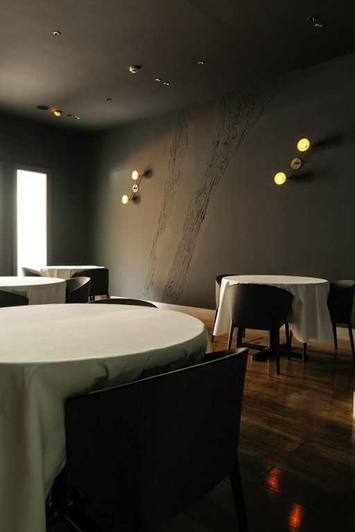 ブルゴーニュをはじめフランス全土から集めたワインを用意