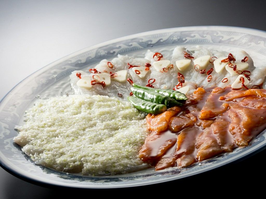 国産の「とらふぐ」ならではのプリプリ食感を堪能！　『焼きふぐ　じょう身三種盛り（一人前）』