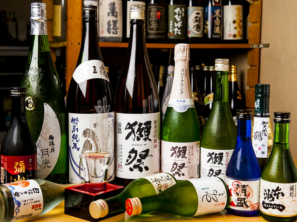 約300種の焼酎、広島の地酒が豊富。幻の日本酒に出会えることも