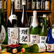 約300種の焼酎、広島の地酒が豊富。幻の日本酒に出会えることも