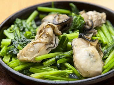 カキ呉子を使用、年中楽しめる広島代表の食材とほうれん草のハーモニー『牡蠣ホーレン』