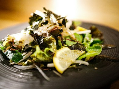 新鮮が銘柄鶏だからこそご提供できる、鶏のお刺身。『うす造り』