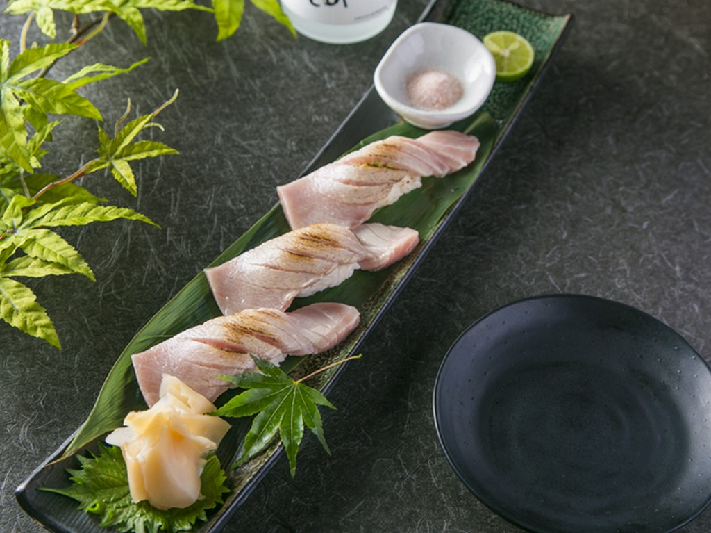 大トロ炙り三貫にぎり