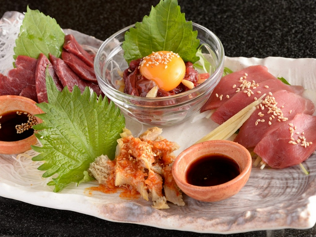 いろいろなものを少しずつ食べたい女性に人気の『お刺身　4種盛り』