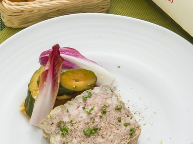 欧州系ワイン約100種。グラスで10種。ワイン好きにはたまらない