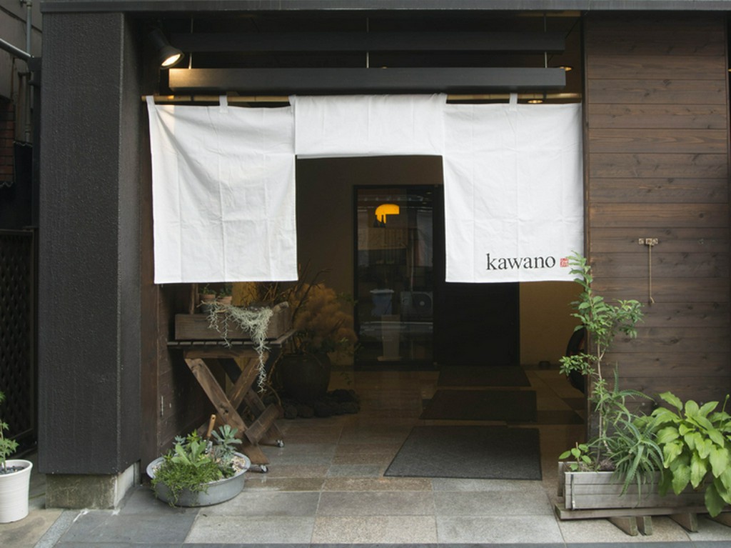 毎年来てくださるお客様などとのふれあいは、大切な時間です