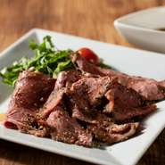 自家製濃厚バルサミコソースと好きな焼肉No.1の部位のハラミで美味しさマックス！