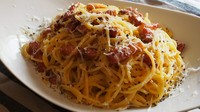 カリカリのベーコンとどこにも負けない濃厚さで勝負しました