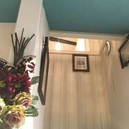 最寄駅から徒歩5分。錦市場からすぐの路地奥一軒家で大切な方とゆっくりとした時間をお過ごしください。