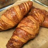 テイクアウト専用のクロワッサンです。ご注文頂いてから焼き上げますのでお声かけください。