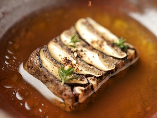 20年間大切につくり続ける「原点」『原木しいたけのテリーヌ』