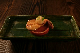 旬をたっぷりと満喫頂けるコース料理。日頃お世話になっている方を喜ばせたい、大切な席にもオススメです。