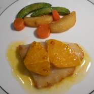 肉料理　魚料理　野菜料理　パスタ料理などにデザートとコーヒー付きのコース