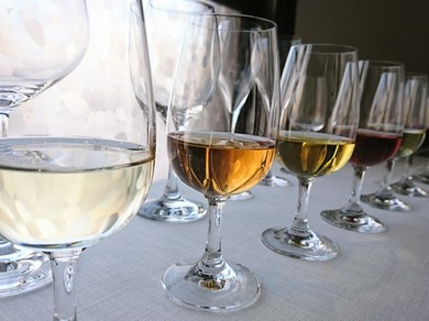 ビギナーも安心。ソムリエが好みのワインを見つけてくれる店