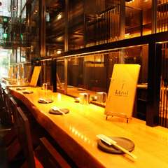 カウンター席あり。お一人様も大歓迎、気兼ねなく入れるお店