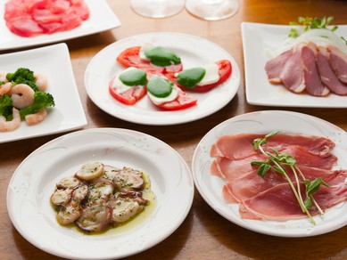 ワインによく合う料理が豊富に揃った『前菜3種盛り』