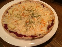 通常のモッツァレラチーズにさらにカマンベールチーズをトッピング。コクがあります。