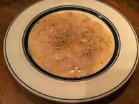 帆立貝柱の美味しさを引き出すソース。ハーブソースで美味しく召し上がり下さい。