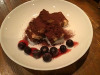 しっとりとした甘すぎないケーキに仕上がっています。