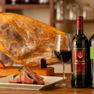 ワインはスペイン産を中心に、イタリア産のワインも揃っています。ビールもこだわりのスペイン産ビール。何を飲もうか迷ったら、ソムリエの資格を持つオーナーシェフに相談してみてはいかがでしょうか。