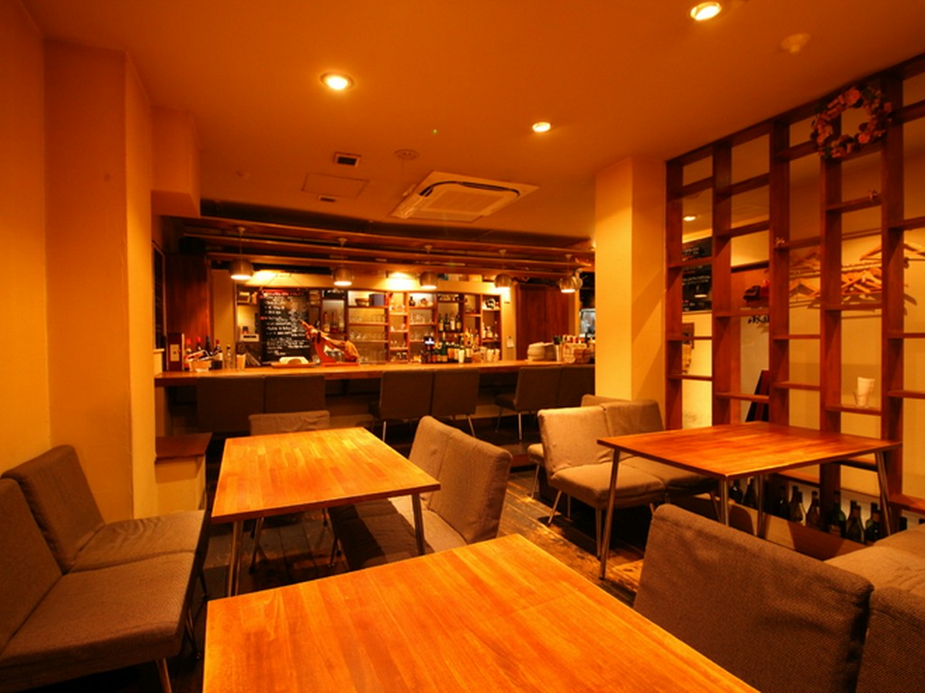 居心地よく、ゆったりとした時間が流れる憩いの空間でリラックス