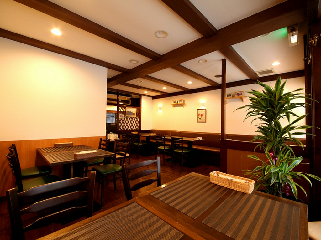 お子様連れ、ベビーカーOK　人数に応じてテーブルセッティング