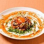 ねっとりしたおさなかを特選のたれと卵を絡めて。