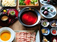 京茶しゃぶ（豚肉・野菜盛り・うどん）などが食べられるランチ限定コース