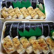 仕入れから調理まで責任を持って管理。

高価でも出来るだけ国産の材料を使用し、安心してお食事が出来る様に心がけています。