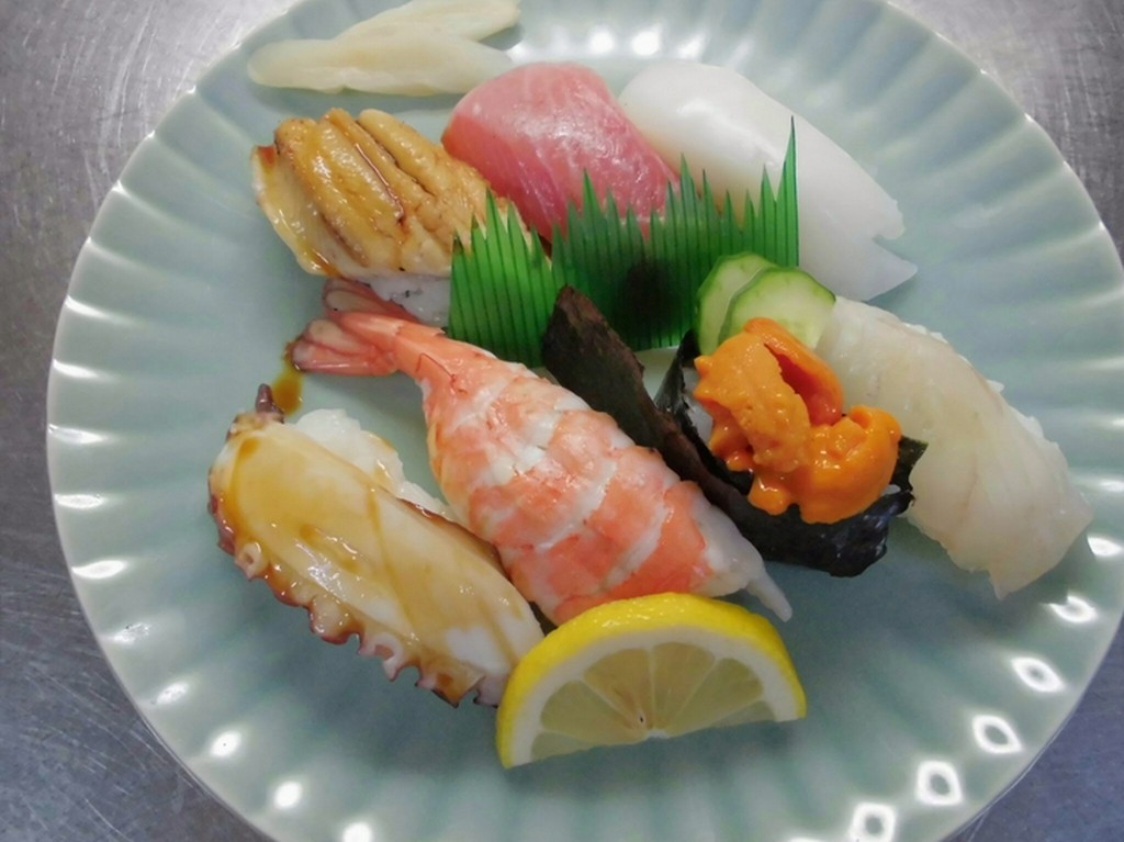 上寿司・・・天タイ・天然アナゴなど「こだわり」有り