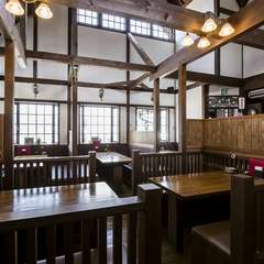 貸切可能な２階席は、宴会やパーティも心ゆくまで楽しめる