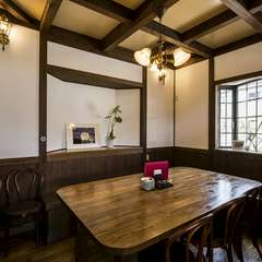 お子様連れのファミリーにおすすめの、小ぢんまりした個室