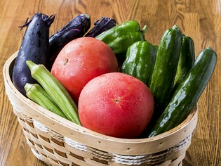 自家製野菜、駒ヶ岳山麓豚など、地元食材をできるだけ地産地消