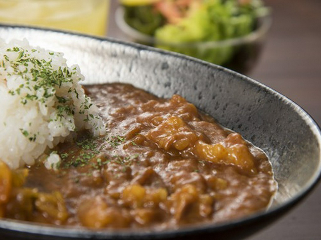 松阪牛モツカレー　サラダ・ドリンクセット付