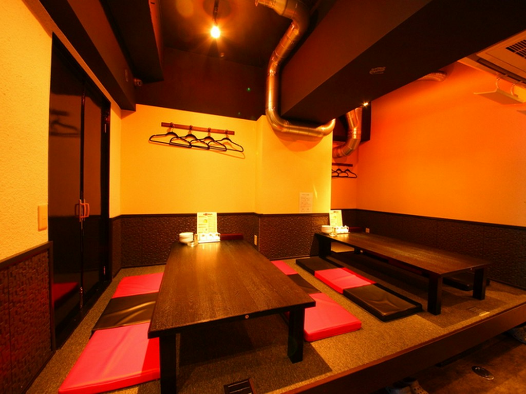 足をのばしてくつろげる座敷席で、楽しい時間をのんびりと
