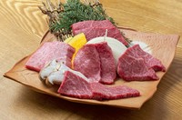 本日の厳選5種盛り（各2枚）、塩焼き焼野菜（＋3600円で5種のお肉を1枚ずつ追加できます。）
