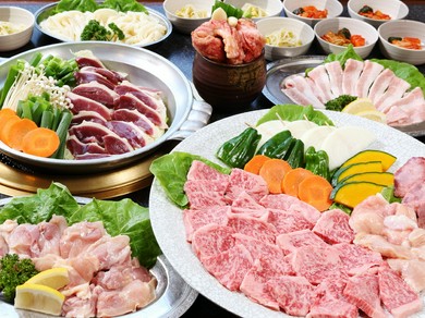 焼肉とお鍋が楽しめる大人気コース
鴨鍋・もつ鍋からお好みの鍋を選べるコース