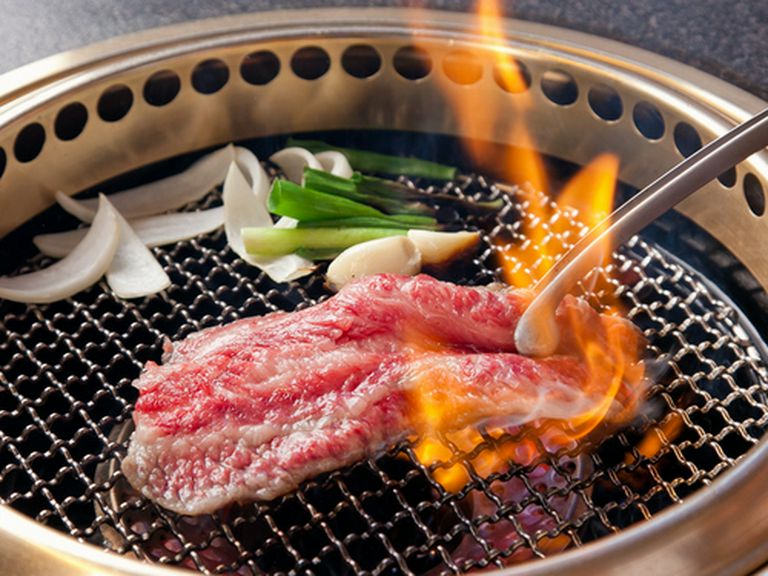 毎朝漬け込んでディナータイムに提供している『壺入りカルビ』