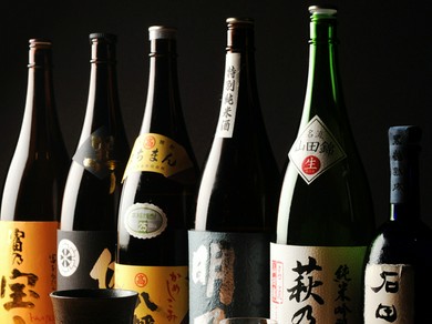 全国の蔵を訪ねて見つけた、おいしいお酒の数々