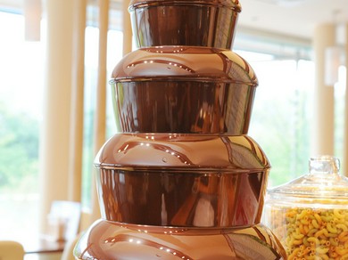 デザートの目玉『チョコレートファウンテン』は、お子様に大人気