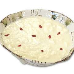 舌の上でとろけてしまう食感の『手作り杏仁豆腐』は、他ではなかなか楽しめない絶妙な味わいのデザート