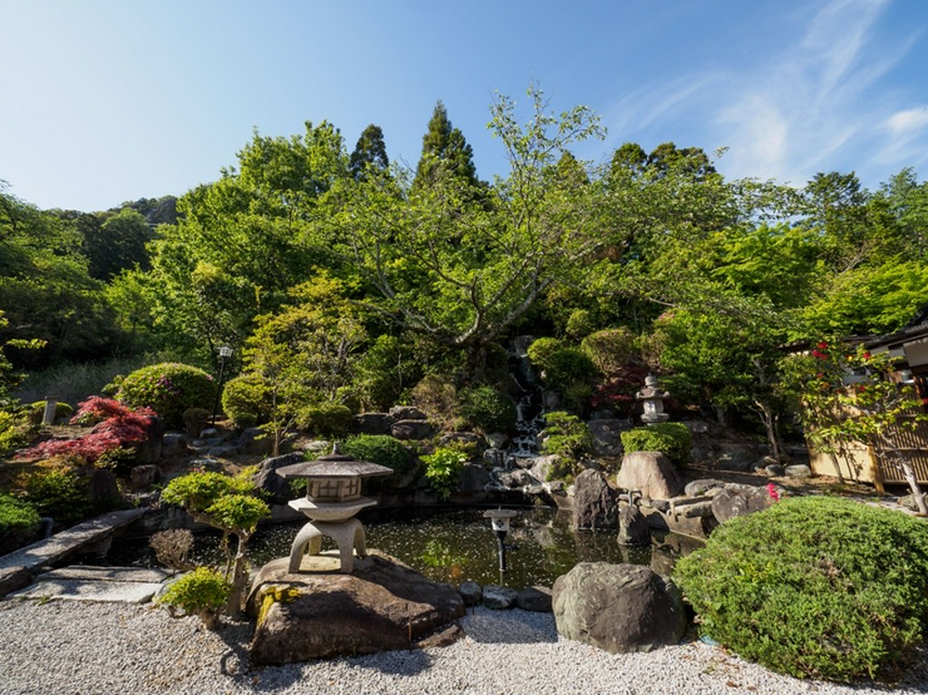 古き良き日本建築に抱かれて、最上級の会席・御膳に舌鼓