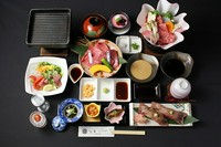 食前酒・前菜三種・台物・蒸し物・逸品・お口直し・焼き物・ご飯物・汁物・デザート
※+1,000円でサーロインステーキに変更できます(焼き物)