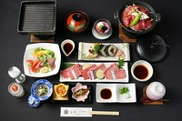 食前酒・前菜三種・台物・蒸し物・逸品・お口直し・焼き物・ご飯物・汁物・デザート