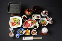 食前酒・前菜三種・台物・蒸し物・逸品・お口直し・焼き物・ご飯物・香の物・汁物・デザート