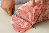 「雪月花 ながら」では極上の飛騨牛をご提供。長期熟成させた上質な飛騨牛の旨味と柔らかさを存分にお楽しみいただけます。