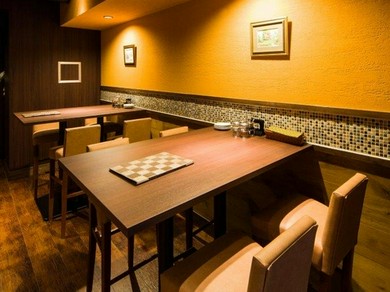 エキゾチックな雰囲気が心地よいシックなタイレストラン