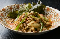パンチの効いた定番タイ料理。ライスなし単品です。具材をお選びください。
シーフード 1100円(税込)
チキン/スライスポーク/ミンチポーク 990円(税込)