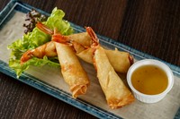 タイ式パリプリ海老春巻き。
2本550円(税込)～　/　追加1本275円(税込)