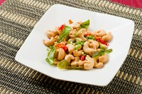 おすすめクイックメニュー。揚げたて熱々！やけどと唐辛子にご注意！
